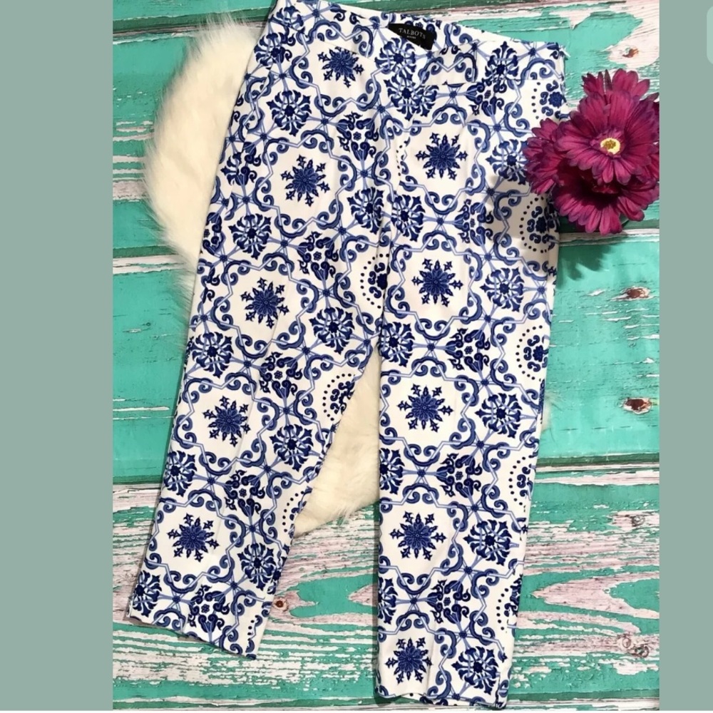 🦋 TALBOTS 🦋Heritage Petite Textured Capris Pants